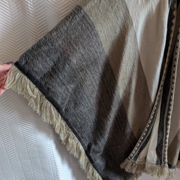 Tresart Cache Alpaca Blend Hooded Open Front Poncho Cape Neutral One Size Fall - Picture 7 of 13